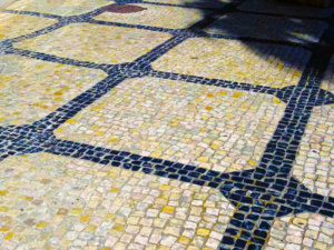 Portuguese style pavement