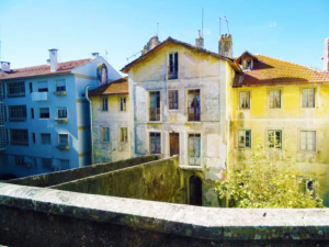 Buildings along the road to Sintra