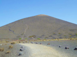 The trail of El Camino de la Caldera de Los Cuervos.