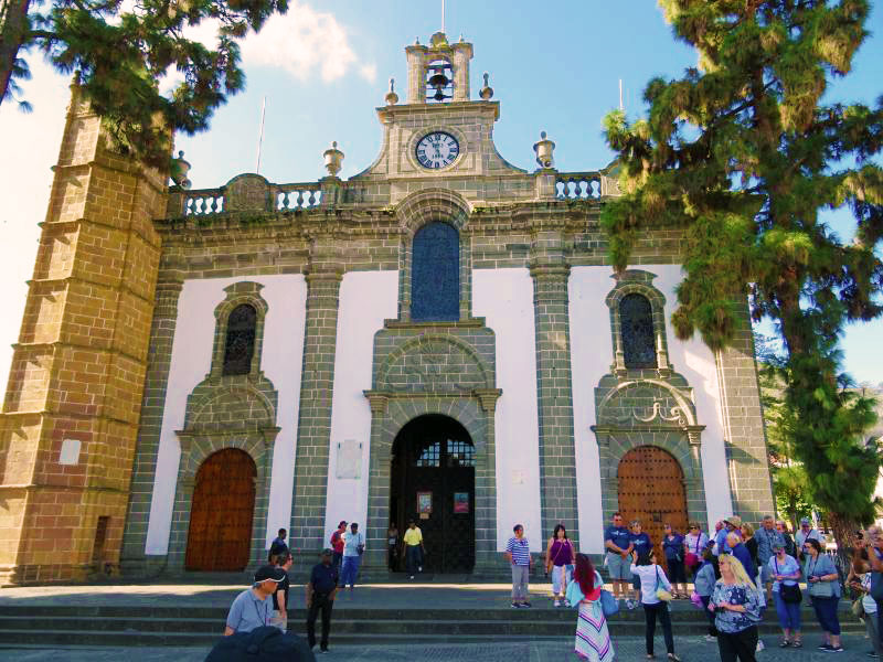 Basilica Nuestra Senora del Pino.