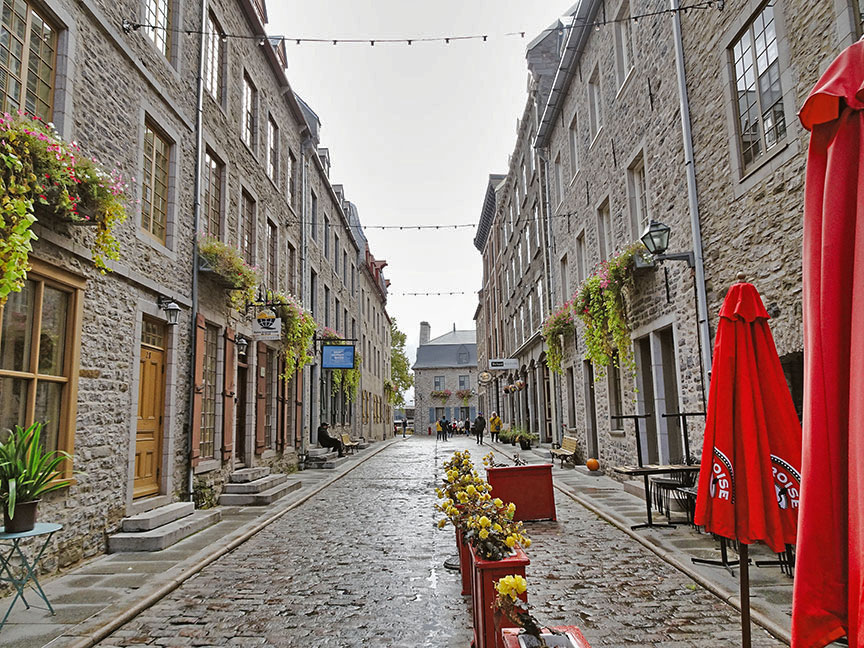 cobblestone-streets-of-lower-town-quebec